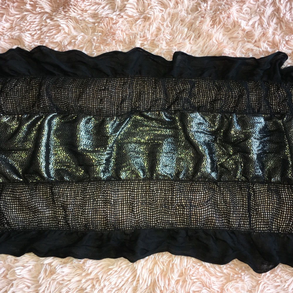 3-Piece Boutique Winter Scarf Bundle · Braided Knit, Shimmer & Patterned Styles - Picture 8 of 12